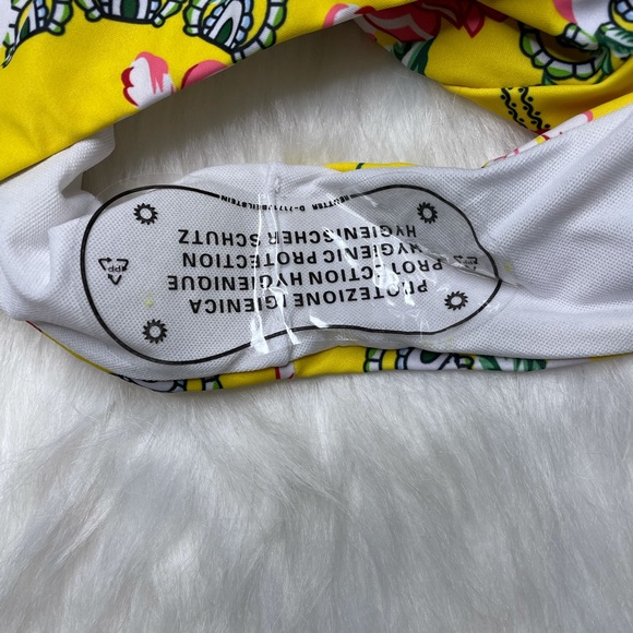 Bathing Suit 🛍️New Yellow Floral One Piece Backless cheeky medium clearance - Picture 8 of 14